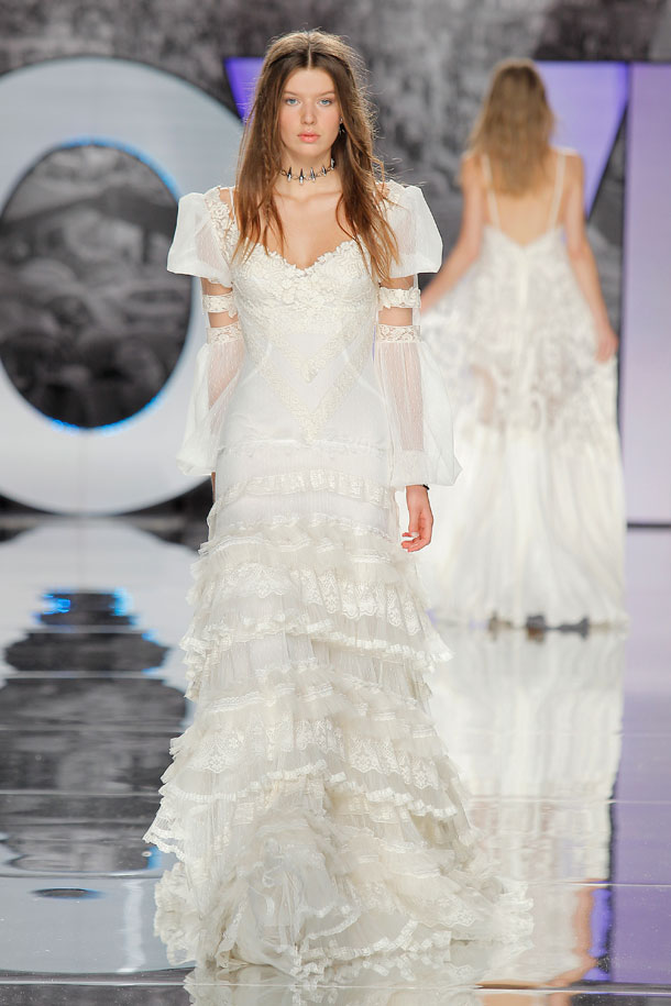 ilovebrides.pt Yolan Cris 2018 Barcelona Bridal Fashion Week 2017